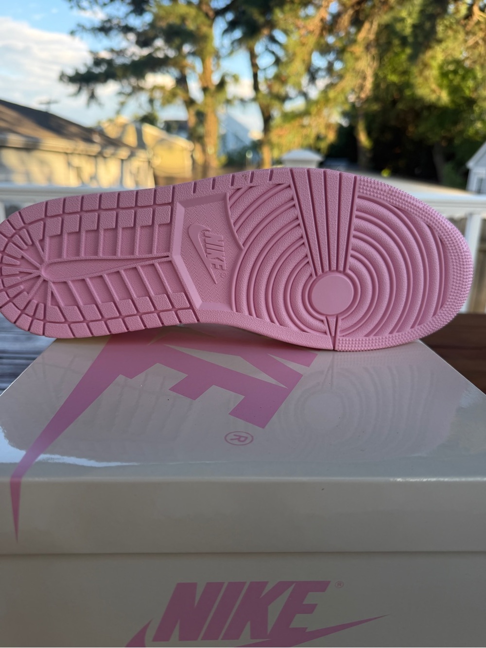 Nike Air Jordan 1 Travis Scott - Picture 7 of 11